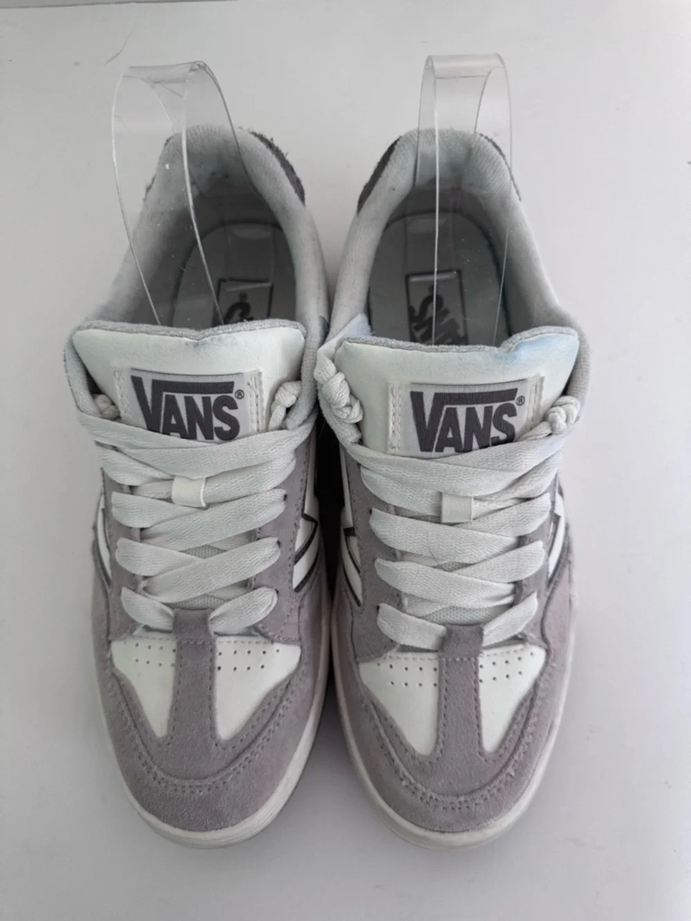 Vans Upland Retro Gray/White Low-Top Sneakers Leather/Suede Women’s 9 Euro 40 - Picture 2 of 7